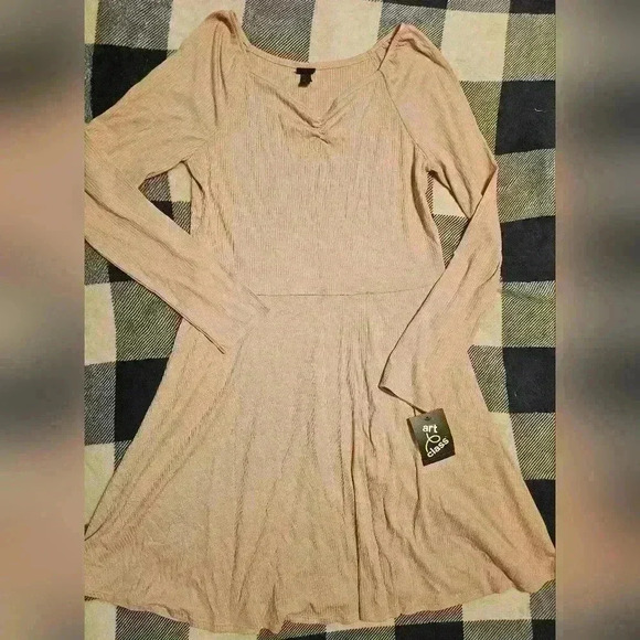 NWT Art Class Girls Pink Long Sleeve V Neck Dress Size XL 14/16 - Picture 1 of 11